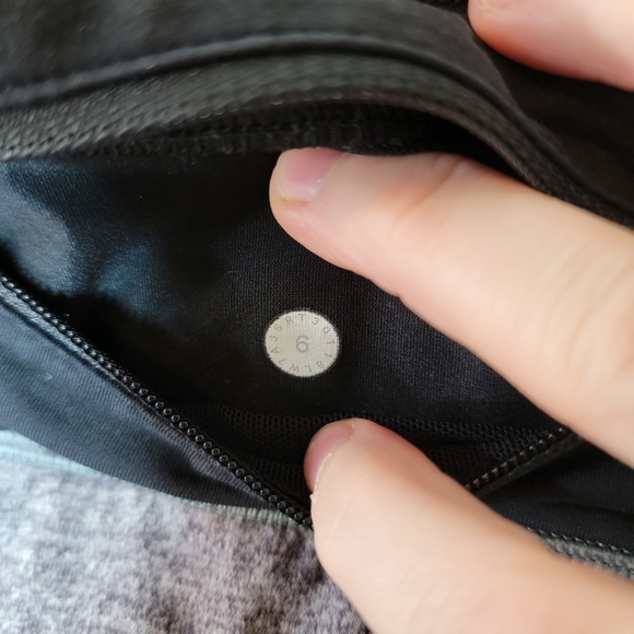 Lululemon Speed Up Short High-Rise *2.5"Heather Lux Multi Black, size 6 - Picture 6 of 6